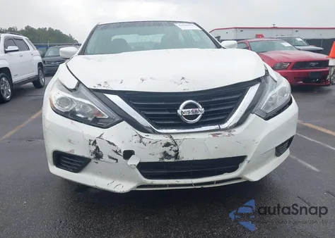 2018 Nissan Altima 2.5 S z USA, uszkodzony, nr VIN 1N4AL3AP7JC177580
